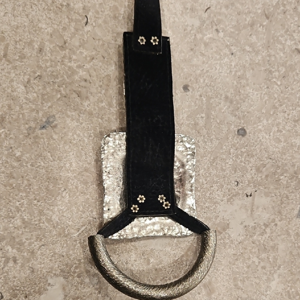 Silver and Black Women's Belt - Picture 4 of 7